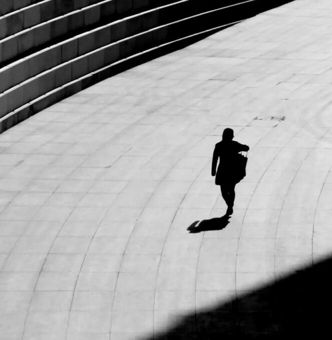 桀骜不驯又霸气的图片,冷漠到极致的背景图