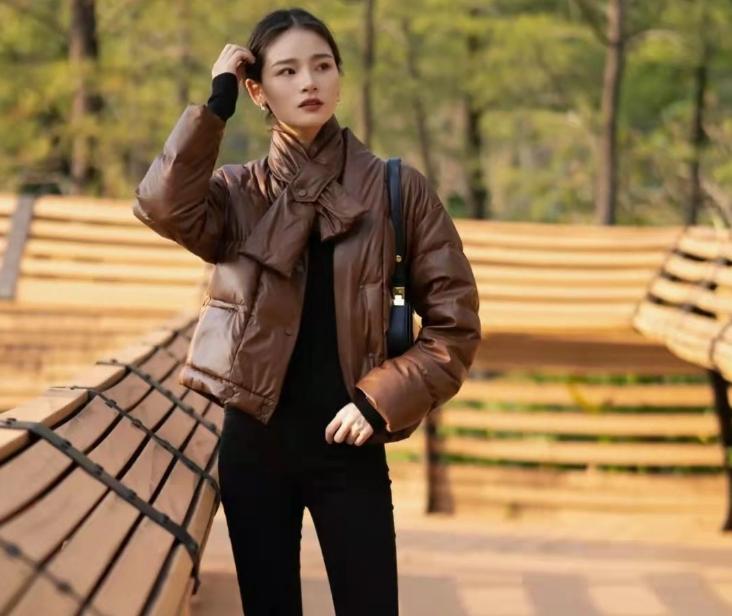 老年人穿什么颜色的羽绒服好看,适合老人穿的羽绒服风格搭配