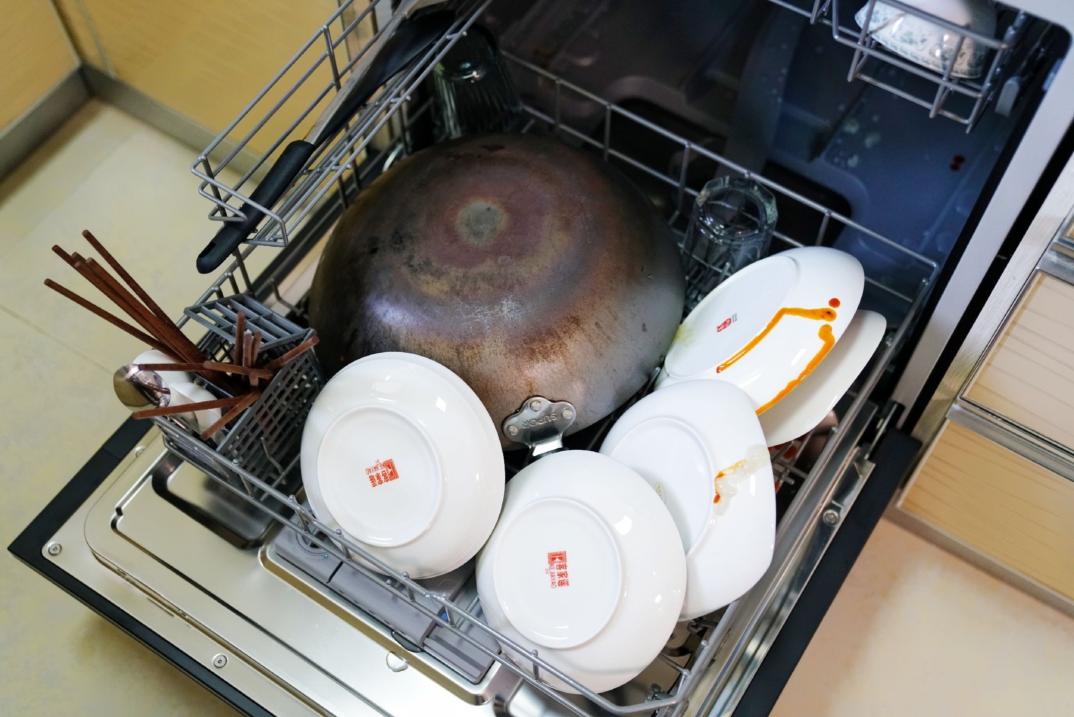 选洗碗机好还是消毒柜好，洗碗机消毒柜哪种实用