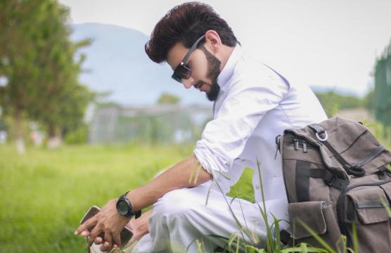 女人人缘好的男人有什么特征，女人缘这东西是不是注定的