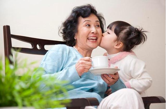 为什么说孩子尽量自己带不要让老人带