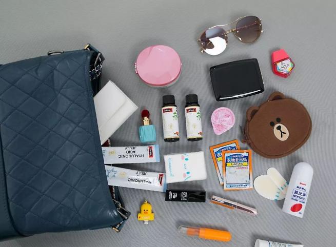 女人包里必备12件东西，女人包里必须都放什么东西