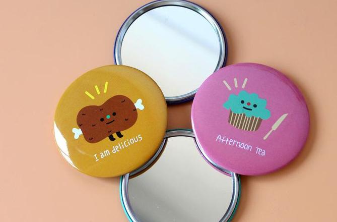 女人包里必备12件东西，女人包里必须都放什么东西