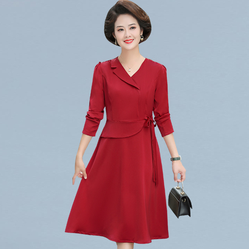 儿子结婚妈妈穿什么衣服比较合适,儿子结婚穿什么衣服好呢