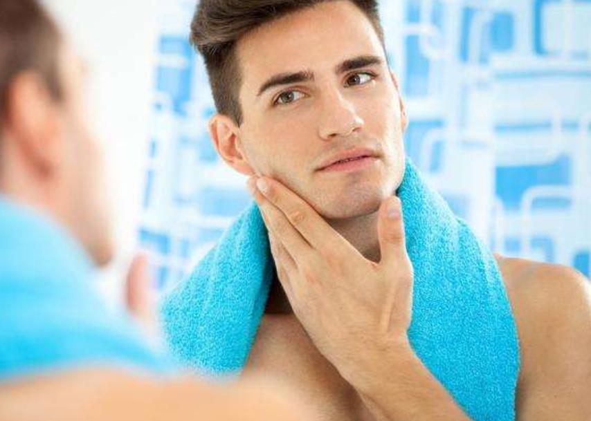 男生保持神秘感几招,男生怎么保持神秘感和新鲜感