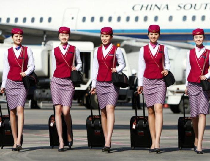 为什么没有大龄的空姐，空姐为什么穿短裙而不是长裤