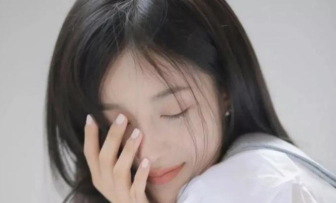 女人圆滑沉稳的表现，处事圆滑的女人的表现