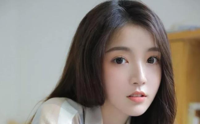 女人圆滑沉稳的表现，处事圆滑的女人的表现