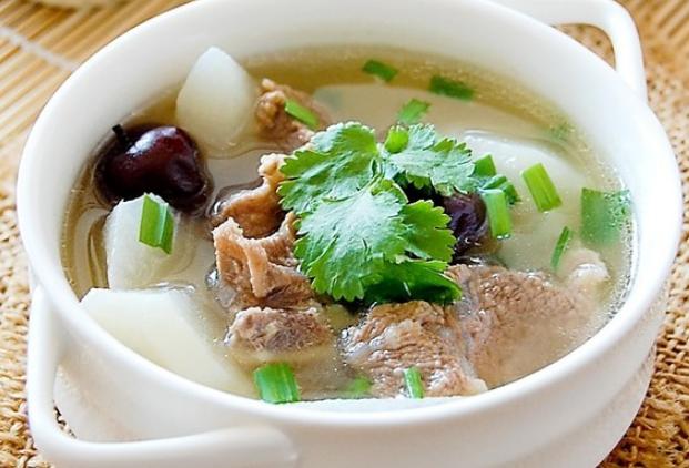 女人怕冷怎么调理最好,女人怕冷如何用饮食进行调理