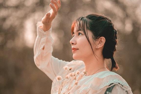 潜意识喜欢一个人表现,喜欢一个人的潜意识肢体表现