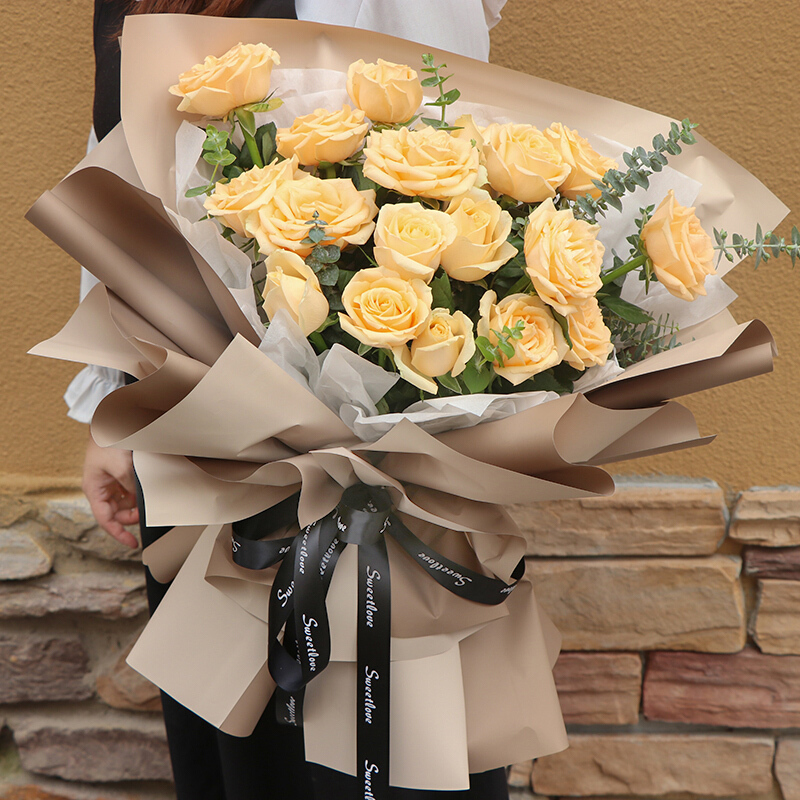 送黄玫瑰的含义是什么香槟玫瑰属于什么档次