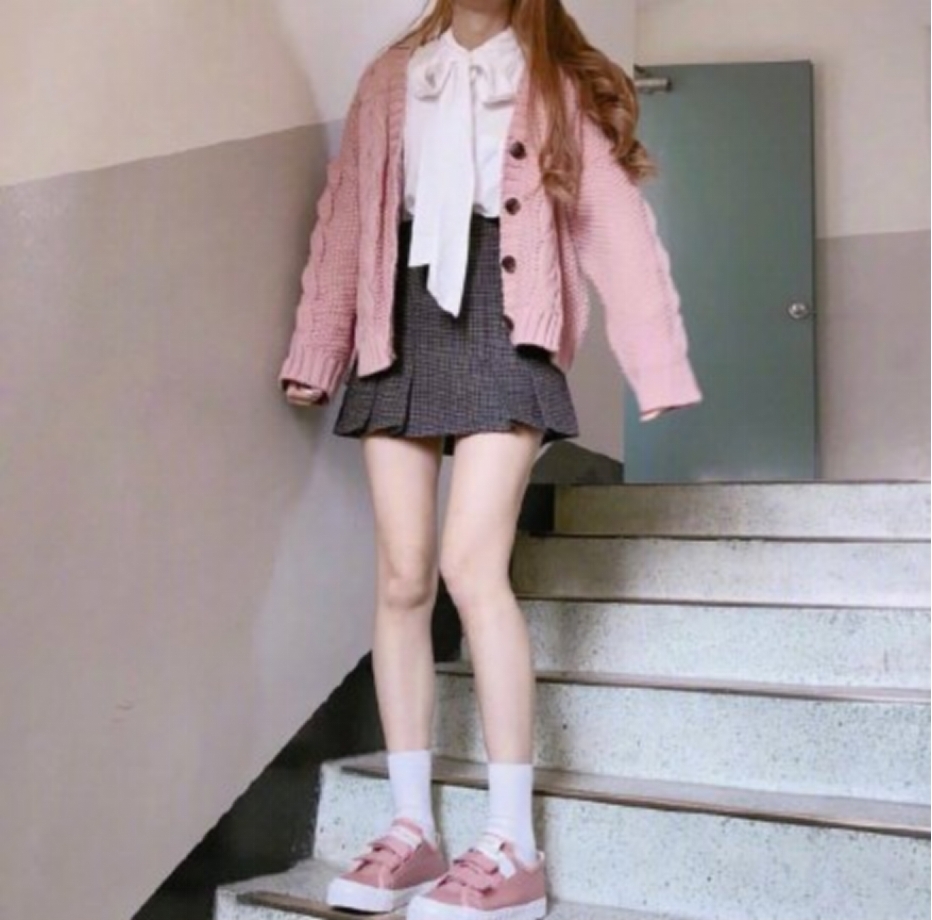 冬季裙子与袜子的搭配,秋冬半身裙配什么袜子