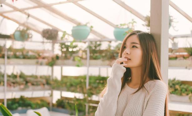 为什么男人怕穷女人怕老，男人穷和女人老哪个更可怕