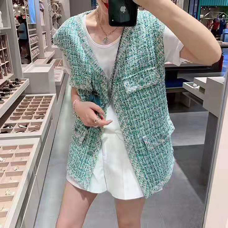小香风为什么显肩膀宽,小香风有兜好看还是没兜好