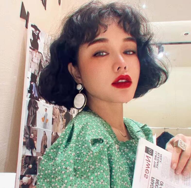 港风慵懒大波浪卷发图片,港风复古卷发中长发照片