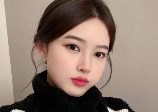 四十女人怎么抹眼影好看,40的女人需要画卧蚕吗