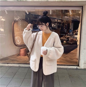 无领外套里面搭配技巧,无领的外套里面搭配什么衣服好看
