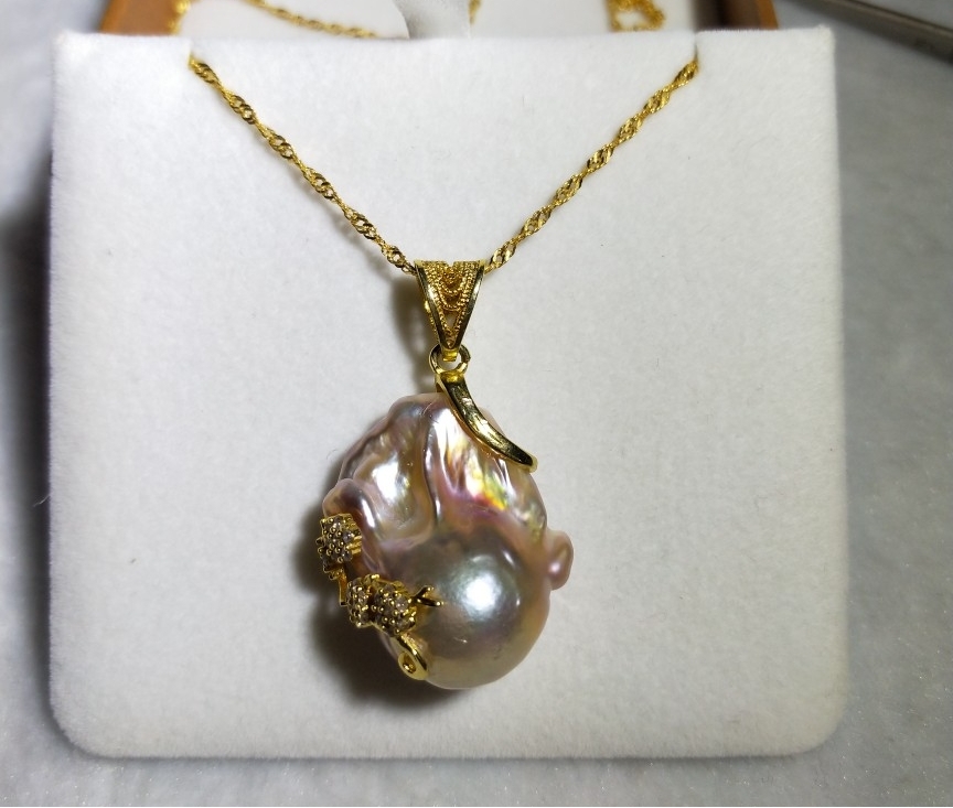 珍珠项链怎么戴不显老，珍珠项链不老气的戴法