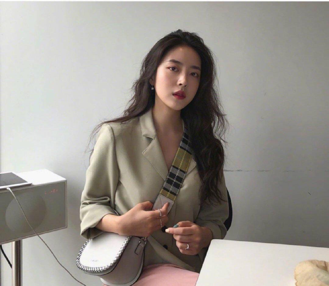 直角宽肩适合什么衣服,适合宽直角肩的衣服