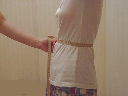 女性正常腰围对照表,女性正常腰围标准是多少
