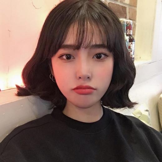 女士脸圆十大耐看短发,脸大脖子短女发型图