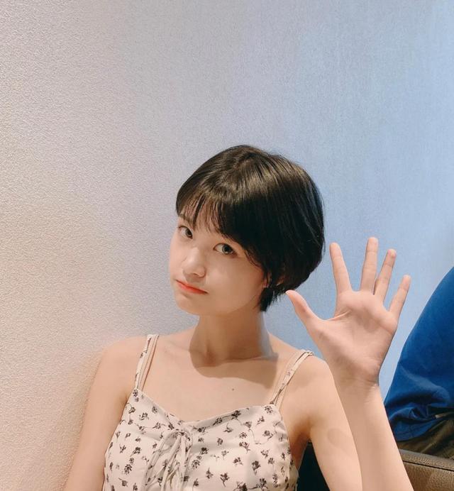 女士脸圆十大耐看短发,脸大脖子短女发型图