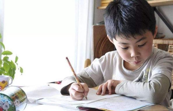 改变孩子拖拉的五个方法,怎样改变孩子拖拉懒惰的毛病