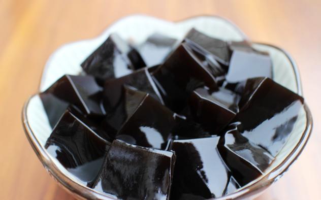 龟苓膏和烧仙草的区别,三种人不能吃龟苓膏