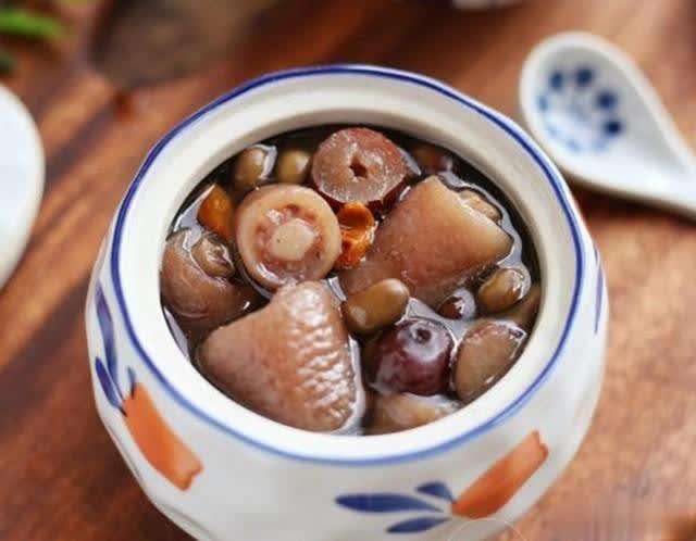 黑豆配什么煲汤最好，淮山不能和什么煲汤