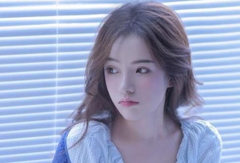 女生小鹿乱撞的表现，男人在什么情况下容易动情流眼泪