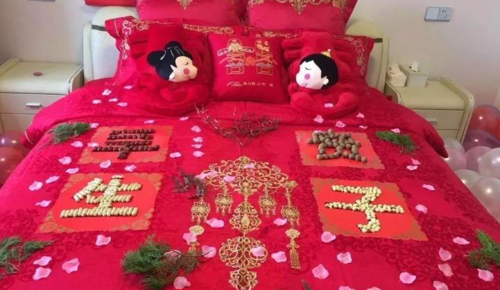结婚铺床不能请什么人,婚床为什么三年不可以搬