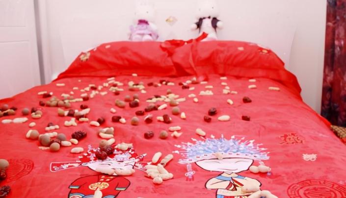 结婚铺床不能请什么人,婚床为什么三年不可以搬