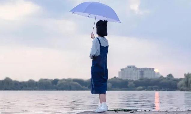 一个女人我行我素好吗,我行我素的女人是什么性格