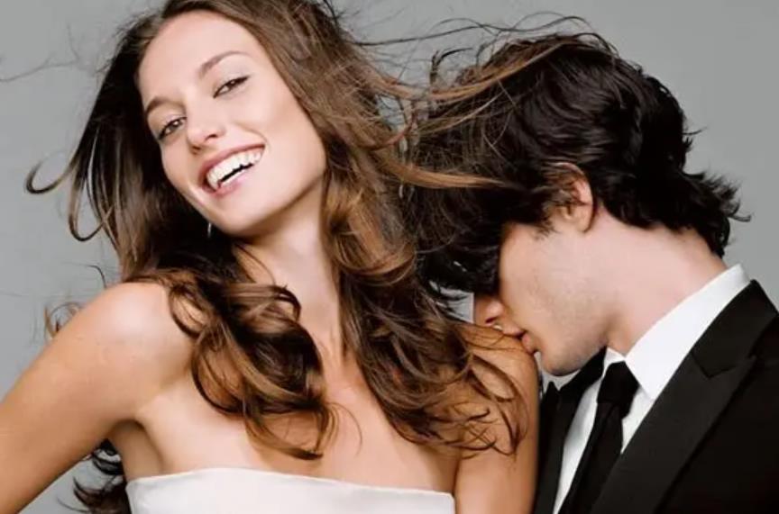 什么女人最勾男人心，女人勾住男人的心的表现