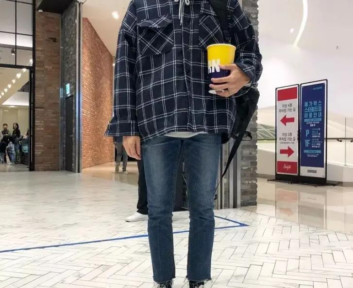 约会为什么男生不要穿运动鞋，男生希望女生约会时穿裙子吗