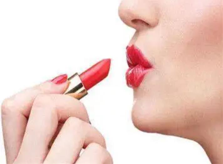 素颜最自然的口红颜色，女性长期涂口红有害吗