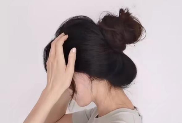 怎样不用头绳绑马尾,怎么不用皮筋绑一个高马尾