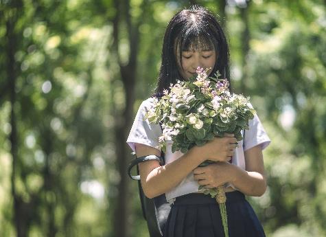 男人舍不得放弃一个女人的表现