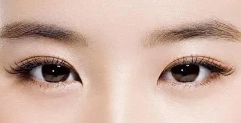 女人眼睛很媚是什么眼型,妩媚的女人是什么眼型