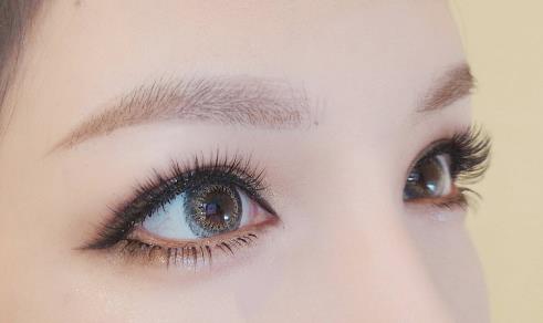 为什么有些人涂睫毛膏显老,睫毛膏涂了太浓密太长显老