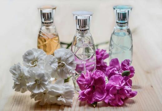 香水和香氛的区别，香水和香精有什么区别