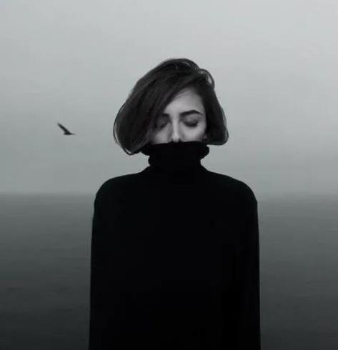黑色孤独伤感图片大全,女人伤感图片孤独绝望