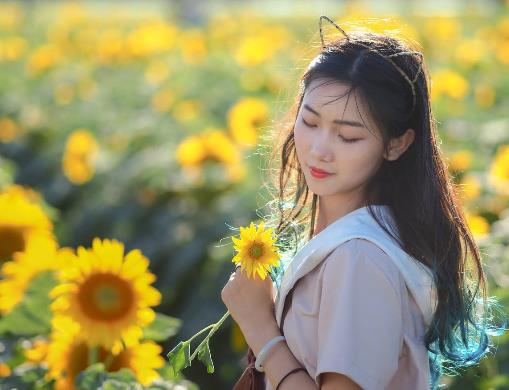 男女牵手方式和含义,男女牵手是不是代表成为男女朋友