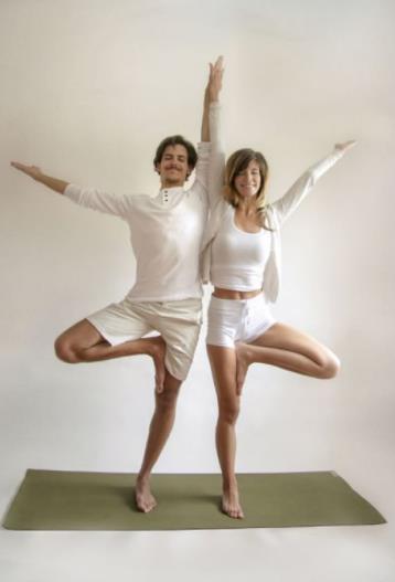 有趣的肢体动作图片