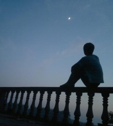 男人思念心上人图片