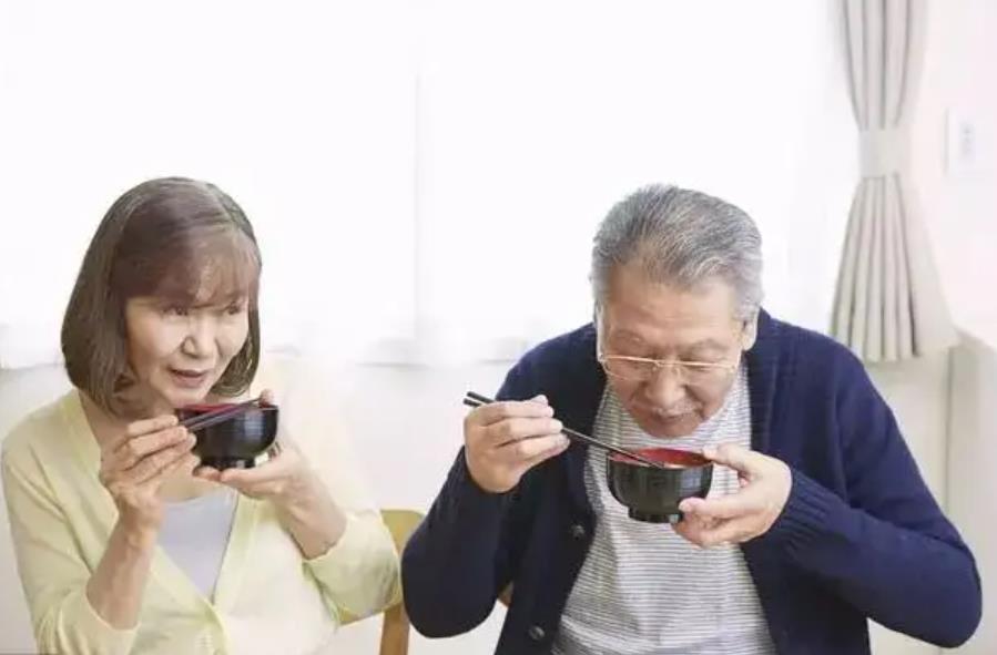 人到五十必背四句忠告,人到五十有哪三个坎