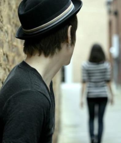 男女分道扬镳伤感图片