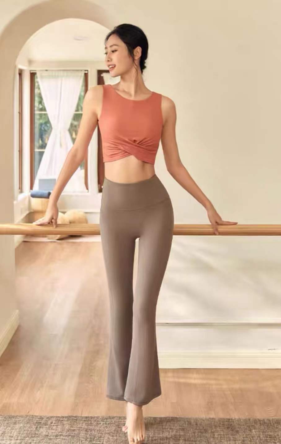 瑜伽裤洋气又显迷人气质图片