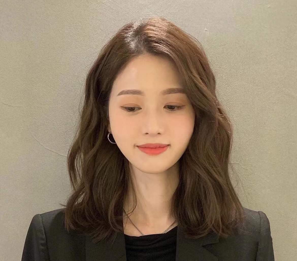 中短发烫发发型图片,中短发发型女2022新款