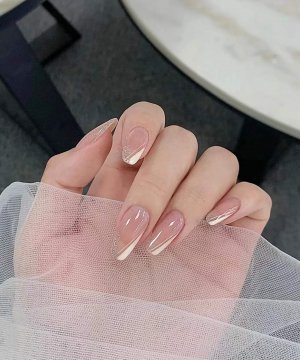 美甲图片简单大方清新，美甲图片2022新款式